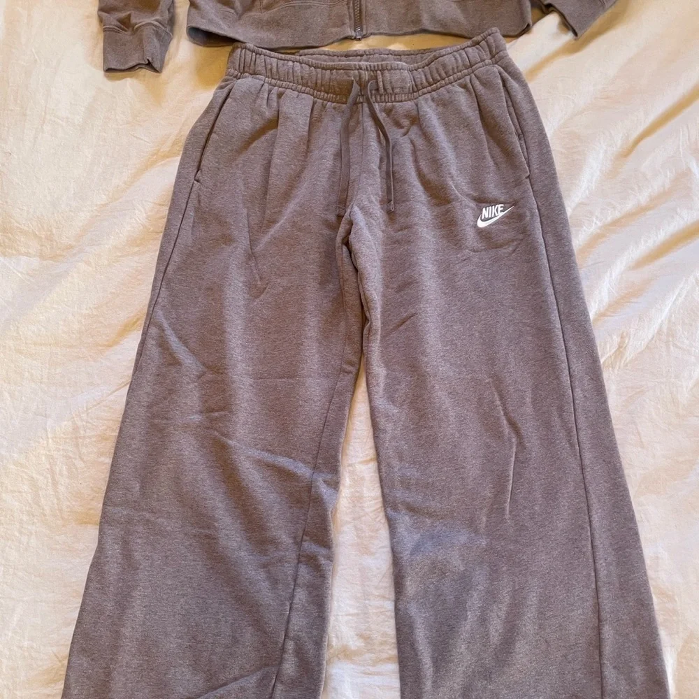 Nike excellent wide